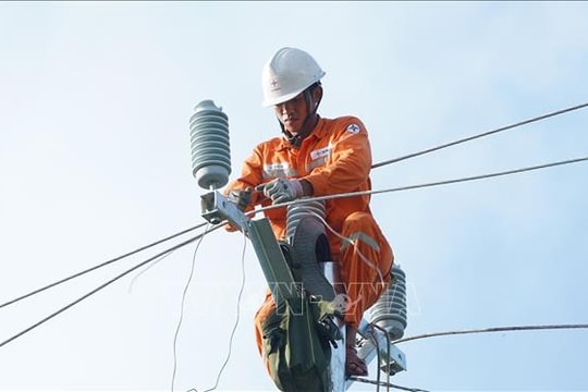 Hơn 3 triệu khách hàng Điện lực miền Bắc đã có điện trở lại sau bão số 10