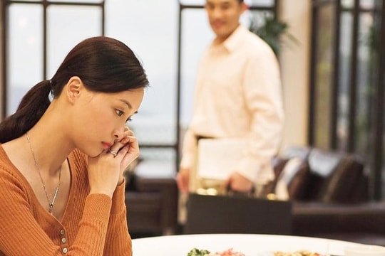 Bố bạn trai nói câu này giữa mâm cỗ, tôi thất vọng bỏ về ngay trong đêm
