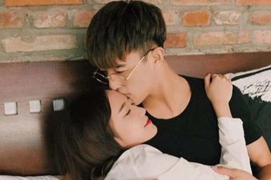 Nhờ bát chè 15.000 đồng, tôi vô tình lưu giữ "cảnh nóng" hộ bạn trai