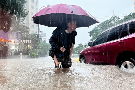 Phụ huynh bức xúc vì 'ngành giáo dục Hà Nội phản ứng chậm chạp'