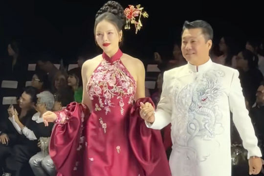 Lý Nhã Kỳ, Lý Hùng diễn thời trang