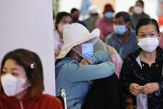 Cử tri kiến nghị giảm chênh lệch y tế tuyến trên và cơ sở