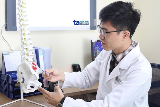 Thoát vị đĩa đệm do vác hàng nặng