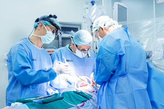 Khối u tim 'lắc lư' theo nhịp đập, nguy cơ gây đột quỵ.