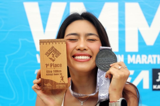 Trần Hồng Nhung - nhan sắc Tây Nguyên trên đường chạy trail