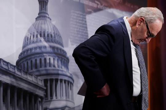 Bất đồng khiến chính phủ Mỹ lần đầu đóng cửa sau gần 7 năm