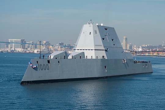 Ông Trump chê chiến hạm tàng hình của Mỹ xấu xí