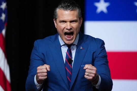 Bộ trưởng Hegseth chỉ trích 'tướng béo' khi gặp hàng trăm chỉ huy quân đội