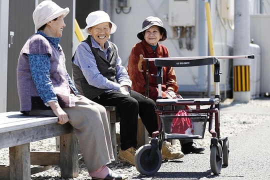 Quá nhiều người sống thọ, thành phố Nhật dừng tặng tiền mừng 88 tuổi