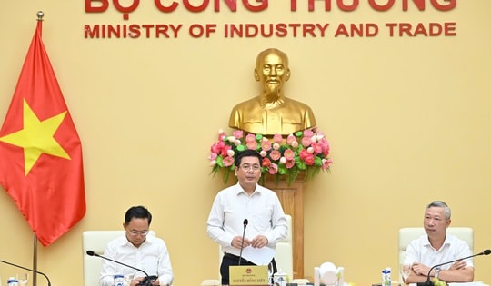 Người tiêu dùng chưa có quyền lựa chọn đơn vị bán điện