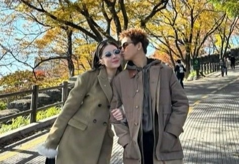 Quân A.P và Lê Khanh không còn giấu giếm