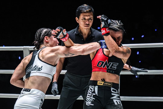 Nữ võ sĩ MMA gốc Việt tung 6 cú đấm cực nhanh hạ gục đối thủ