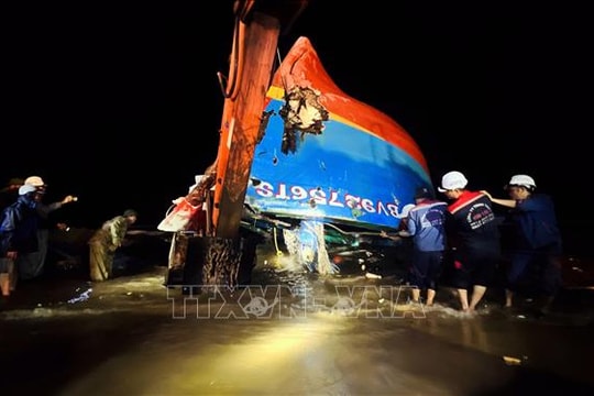 Phát hiện thêm nạn nhân vụ chìm hai tàu cá ở cửa biển sông Gianh