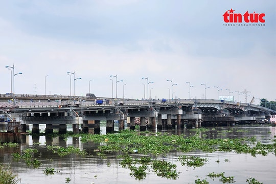 TP Hồ Chí Minh: Cầu Bình Triệu 1 đã hoàn tất nâng cao thêm 1,1m, cuối tháng 11 thông xe