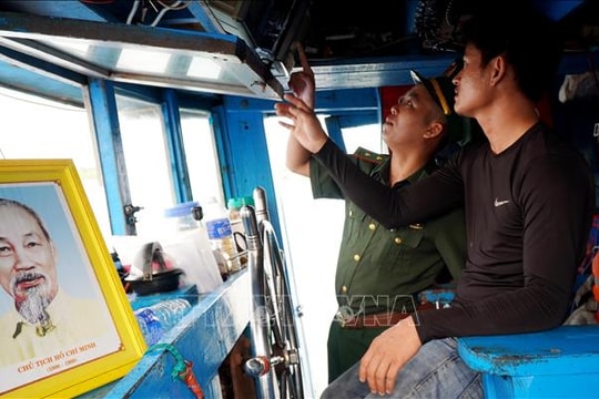 Tuyên truyền, xử lý nghiêm tàu cá khai thác hải sản bất hợp pháp