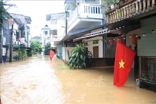 Điện thư thăm hỏi, chia buồn về thiệt hại do cơn bão số 10 gây ra