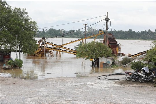 Cảnh báo lũ trên mức báo động 3 ở sông Cầu, bão số 10 gây thiệt hại 12.799 tỷ đồng