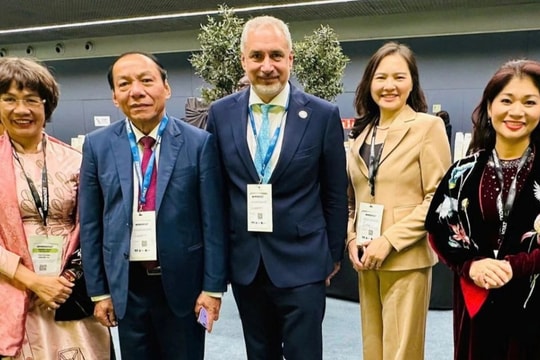 Bộ trưởng Nguyễn Văn Hùng thăm và làm việc ở Tổ chức Du lịch Liên Hợp Quốc