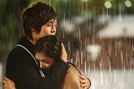 Đa tình ngày mưa: Anh nói "Chỉ ai có điều kiện như em mới thích mưa thôi"