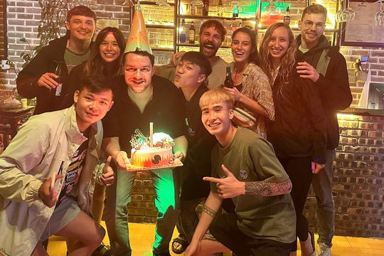 Khách Tây đi Hà Giang tặng vé massage cho tài xế để cảm ơn