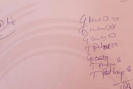 Chữ bác sĩ 'không ai đọc được', Ấn Độ yêu cầu trường y dạy viết