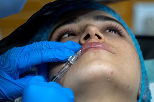 Cơn sốt làm đẹp giữa đói nghèo ở Afghanistan