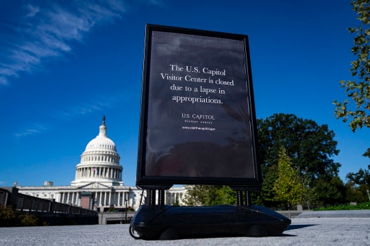 Hỗn loạn trong cơ quan liên bang Mỹ khi chính phủ đóng cửa