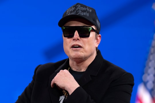 Elon Musk trở thành người đầu tiên có 500 tỷ USD trong lịch sử