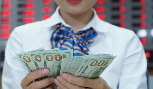 Giá USD tại các ngân hàng giảm rất mạnh