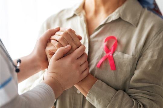 Tháng nâng cao nhận thức về ung thư vú 2025