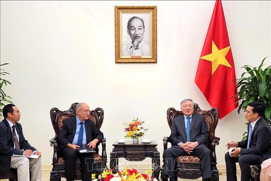 Phó Thủ tướng Thường trực đặt hàng Đại học Việt Đức tổ chức hội thảo khoa học về trung tâm tài chính