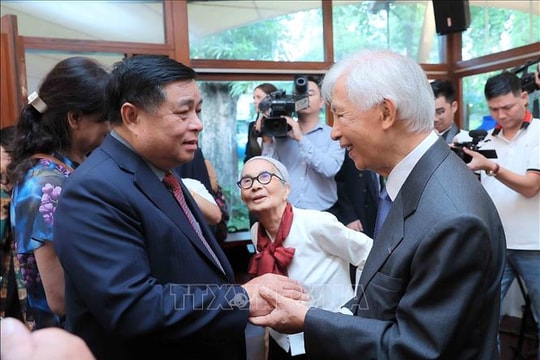 Phó Thủ tướng Nguyễn Chí Dũng dự Lễ trao Huân chương Bắc đẩu Bội tinh cho GS Jean Trần Thanh Vân và GS Lê Kim Ngọc