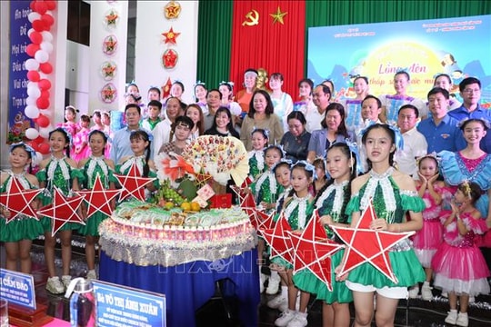 Phó Chủ tịch nước dự lễ hội Trung thu năm 2025 tại thành phố Cần Thơ