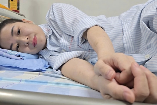 Người mẹ mắc ung thư máu: “Phận em đã định, giờ em chỉ nghĩ đến 2 đứa con”