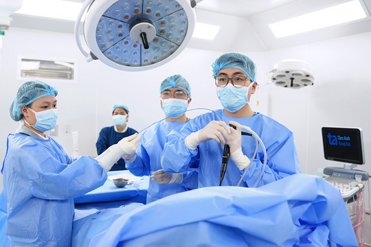 Ung thư phổi di căn gây tràn dịch màng phổi