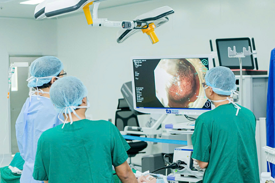 U hình móng ngựa ở thực quản người phụ nữ