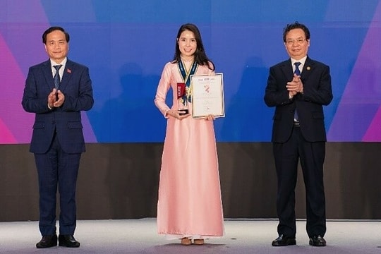 Văn Phú vào top 10 thương hiệu uy tín