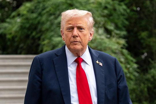 Ông Trump tuyên bố Mỹ 'xung đột vũ trang' với băng đảng ma túy