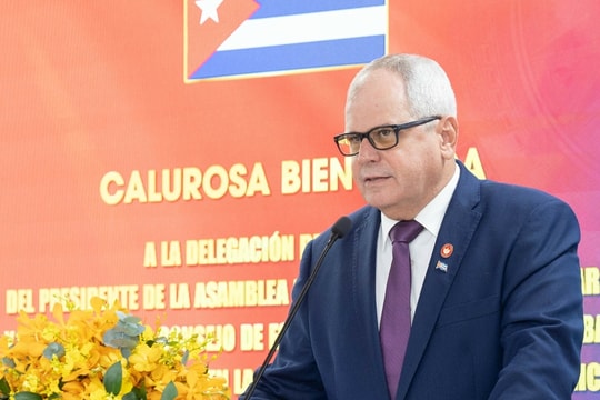 Tổng thư ký Quốc hội Cuba hâm mộ sự phát triển của Việt Nam