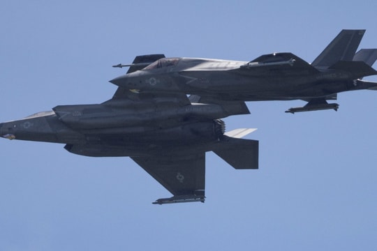 Tiêm kích Mỹ bị tố áp sát bờ biển Venezuela