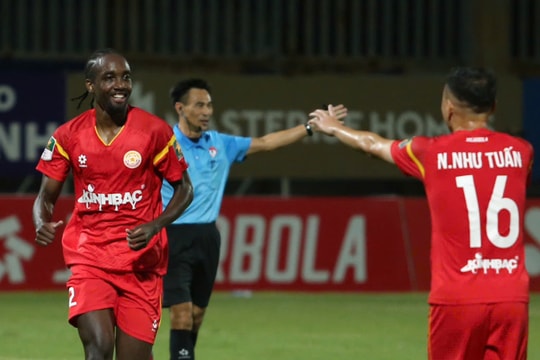 Xem lại 'mưa bàn thắng' kịch tính nhất vòng 3 giải Hạng Nhất