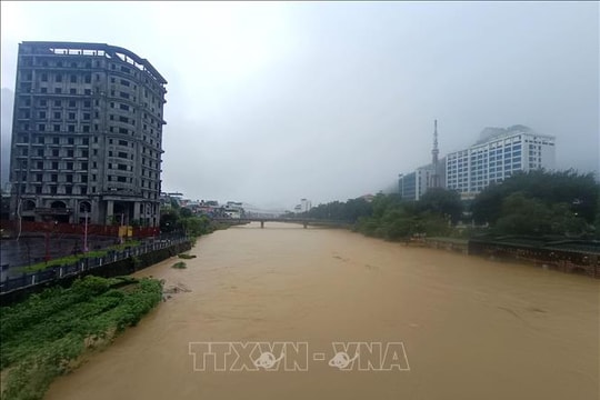 Cảnh báo sạt lở nghiêm trọng trên tuyến Quốc lộ 2, đoạn đầu phường Hà Giang 1