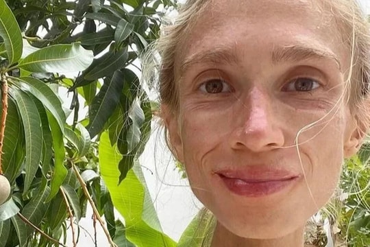 Cô gái bị phát hiện chết đói ở khách sạn: Chỉ ăn trái cây, cơ thể nặng 22kg