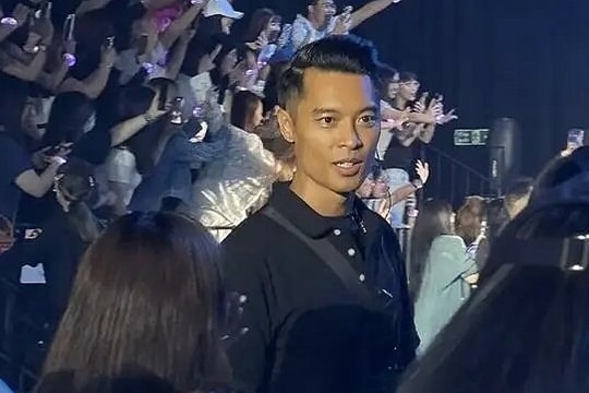 Tài tử Hong Kong làm bảo vệ sau scandal ngoại tình