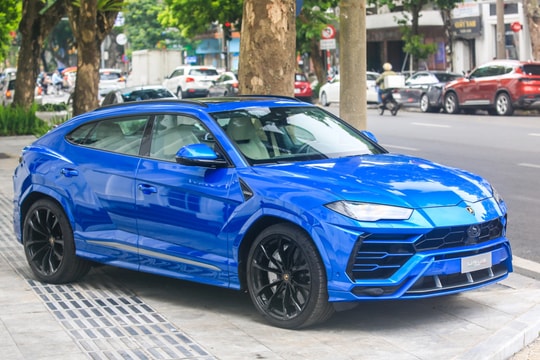 Lamborghini Urus nguy cơ bung ca-pô khi đang chạy