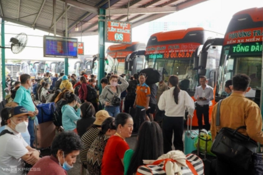 'Nghỉ Tết dưới 7 ngày vội vã, trên 10 ngày mệt mỏi'