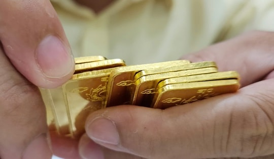 Sáng 4-10, giá vàng miếng SJC và vàng nhẫn lại đồng loạt tăng mạnh