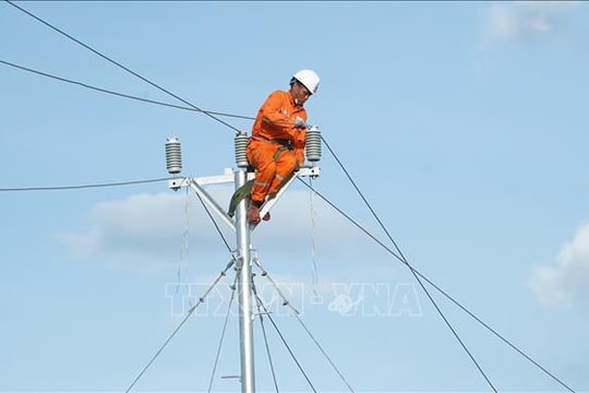 EVN ra công điện khẩn ứng phó bão số 11 và khắc phục hậu quả bão số 10