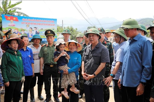 Phó Thủ tướng Trần Hồng Hà làm việc tại Lào Cai về ứng phó với cơn bão số 11