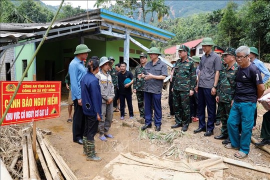 Phó Thủ tướng Trần Hồng Hà kiểm tra công tác ứng phó bão số 11 tại tỉnh Lào Cai